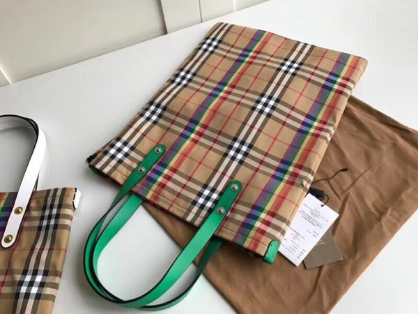 Envy Hold - Burberry Bags - 1042 Sale