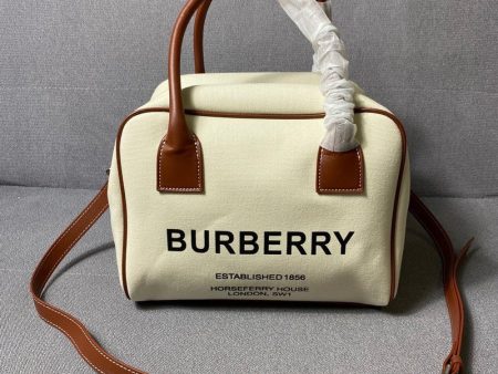 Envy Hold - Burberry Bags - 595 Hot on Sale