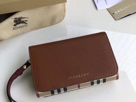 Envy Hold - Burberry Bags - 975 Supply