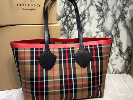 Envy Hold - Burberry Bags - 1103 Online Hot Sale