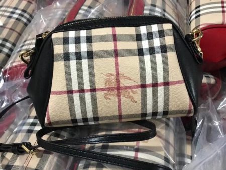 Envy Hold - Burberry Bags - 1078 Online Hot Sale