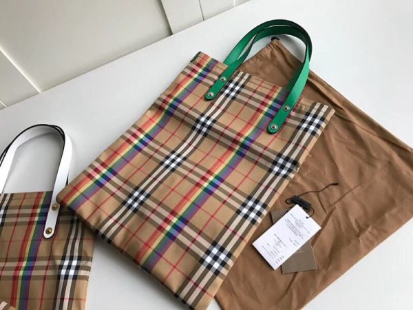 Envy Hold - Burberry Bags - 1042 Sale